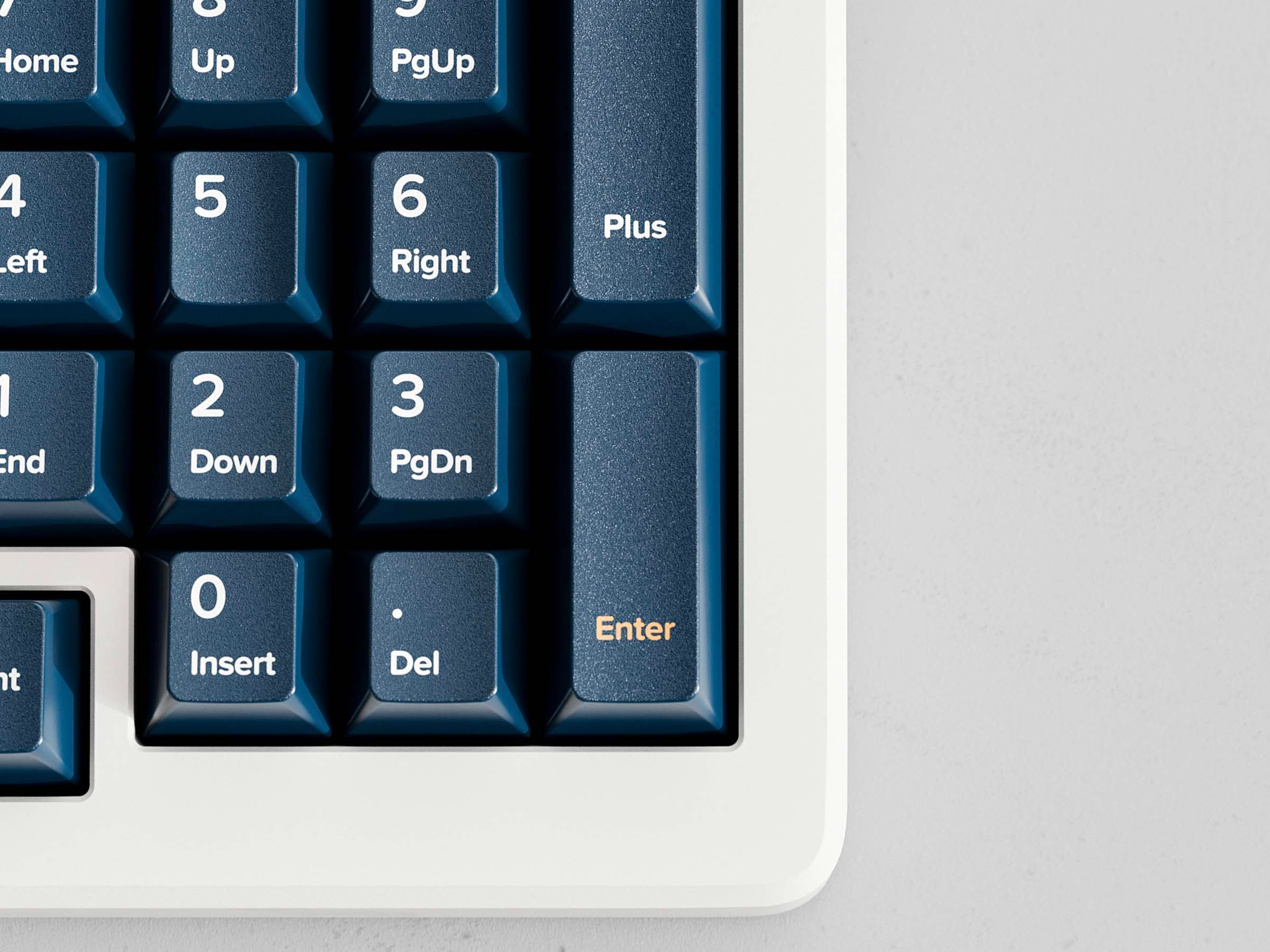 GMK CYL Fabrik Keycaps GMK CYL Fabrik Keycaps blue enter key close-up