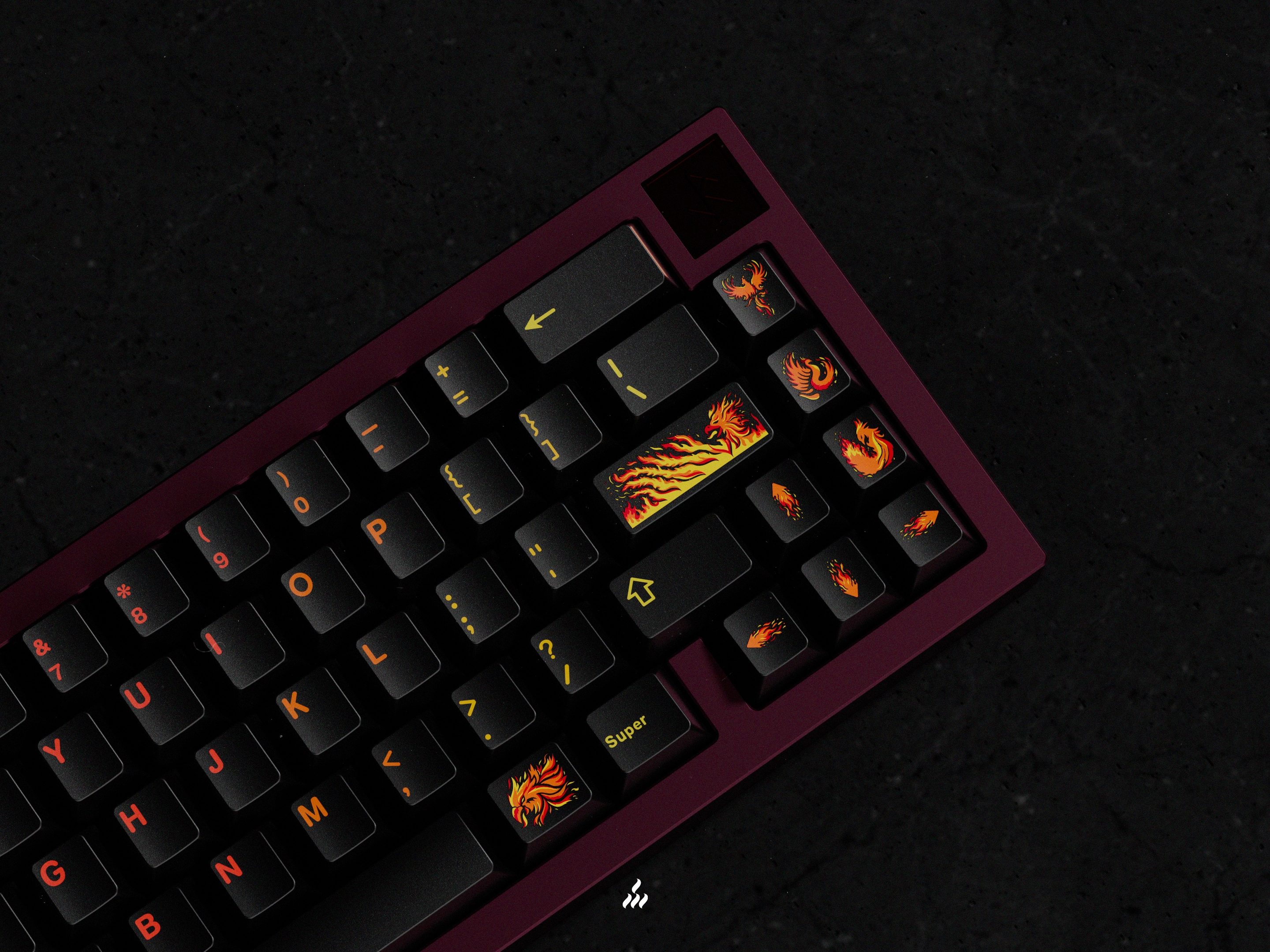 GMK CYL Phoenix Keycaps GMK CYL Phoenix Keycap Set - Close-Up