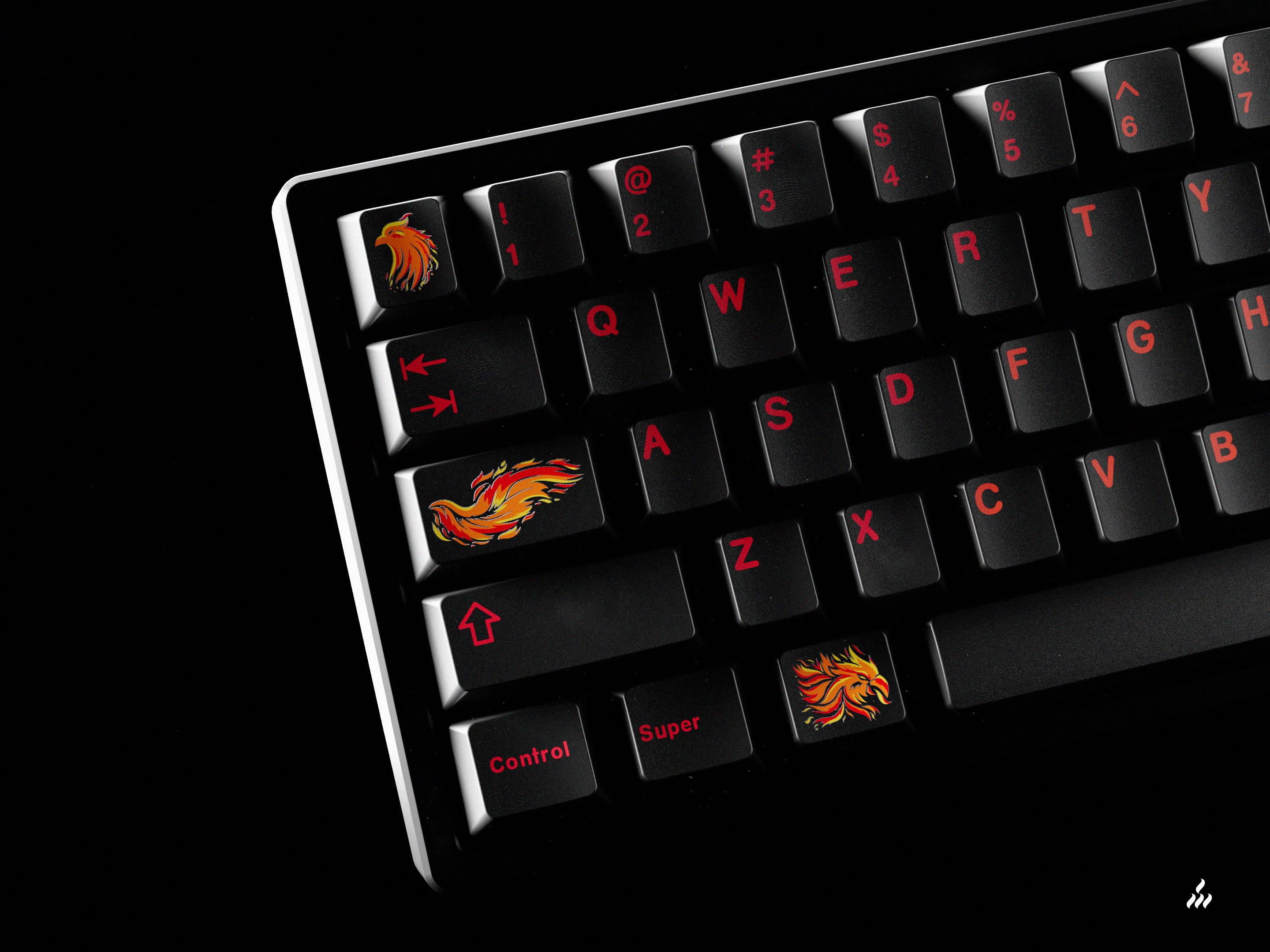 GMK CYL Phoenix Keycaps GMK CYL Phoenix Keycap Set - Close-Up