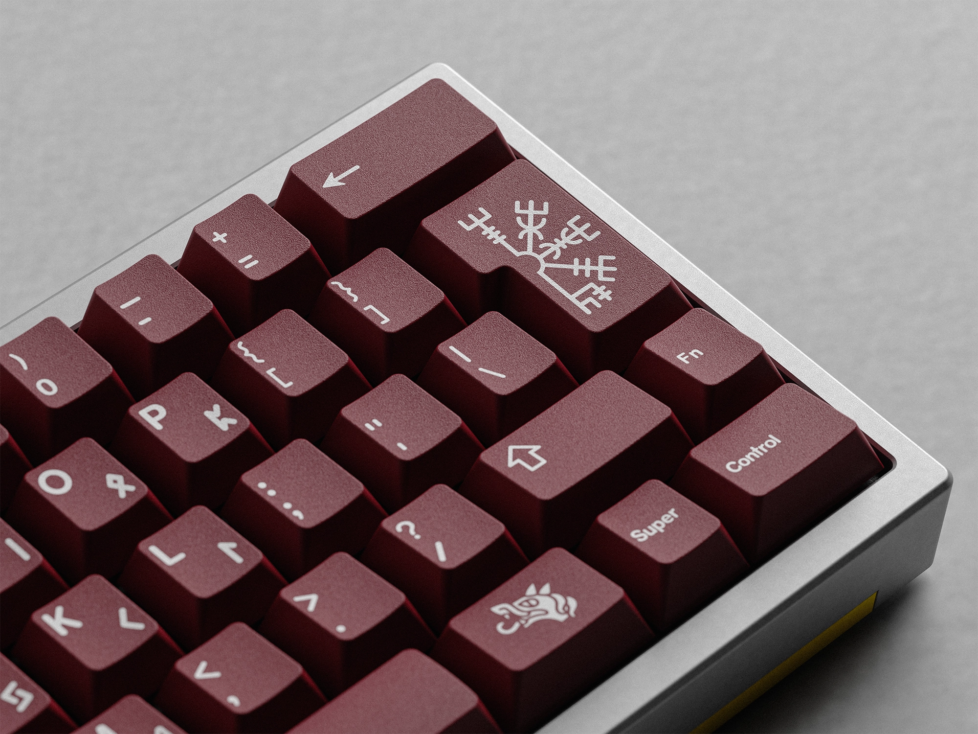 GMK CYL Blot R2 dark red Keycaps