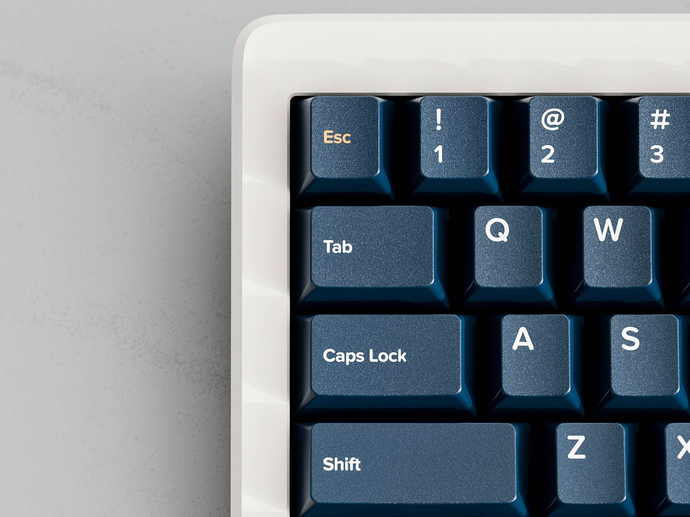 GMK CYL Fabrik Keycaps blue escape key close-up